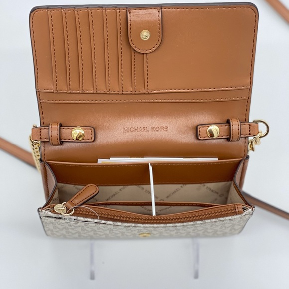 Michael Kors MD MF Phone Xbody Bag Vanilla - Picture 9 of 14
